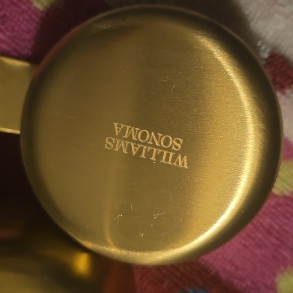 Williams Sonoma Three Gold Measuring Cups, Retail Price $49.95US - Picture 11 of 11